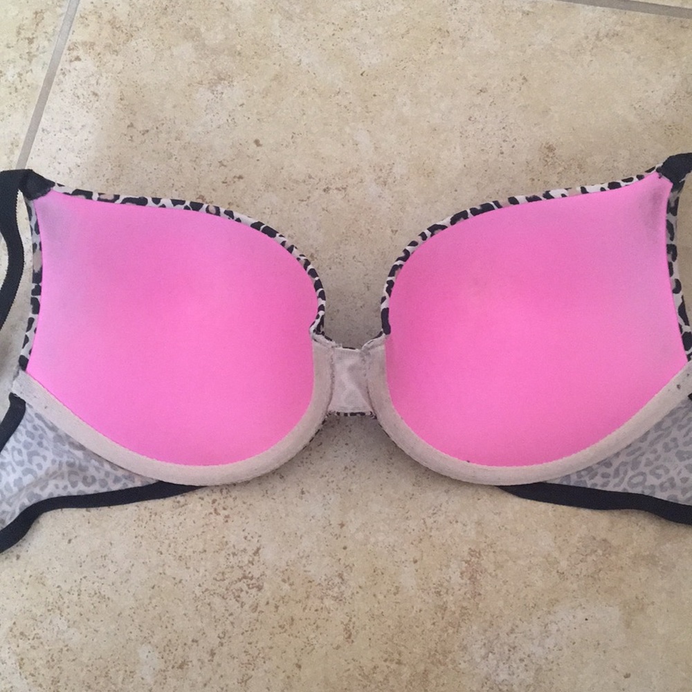 Victoria's Secret Pink 32 D bra in cheetah print - Picture 3 of 3
